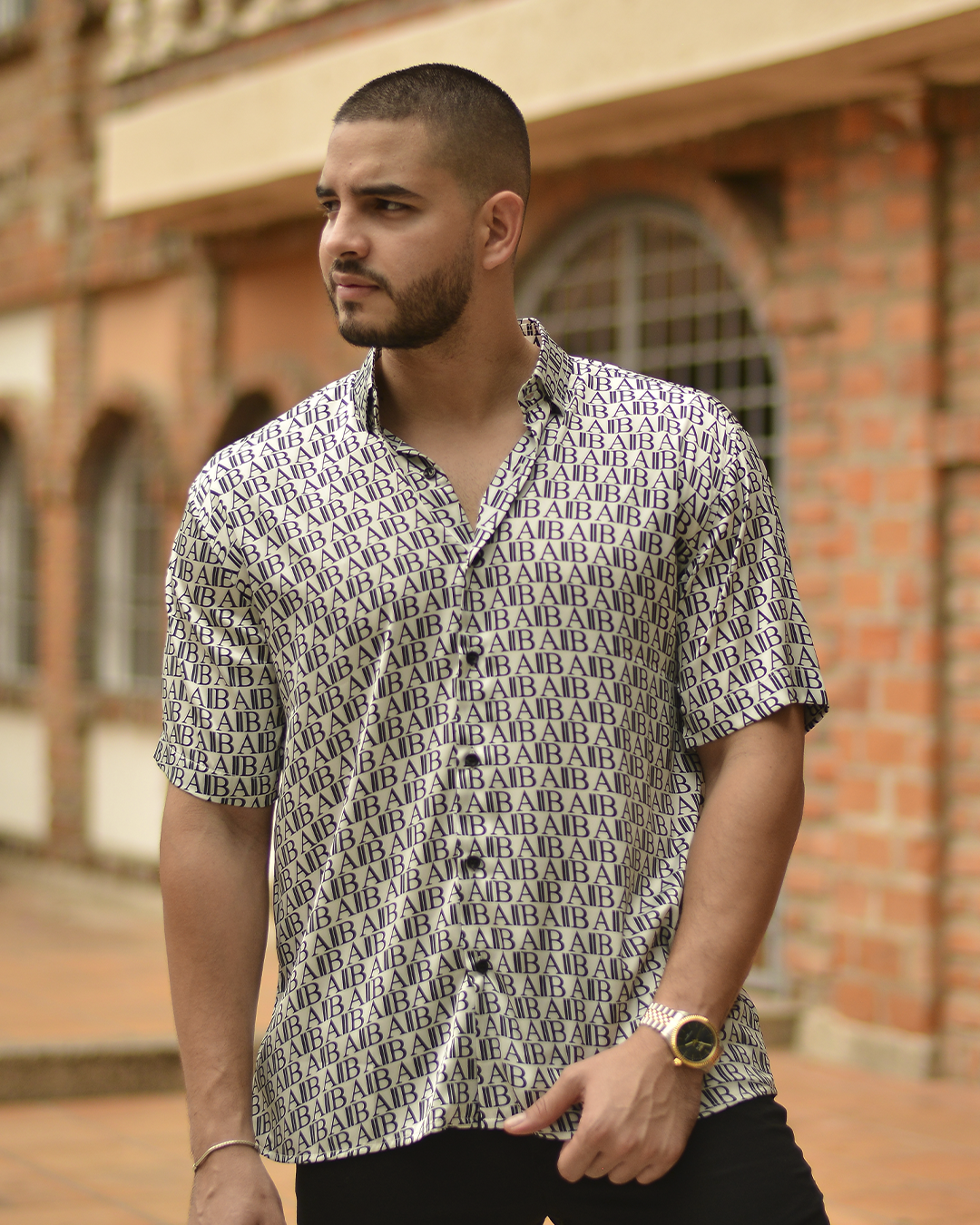 Short-sleeved silk shirt