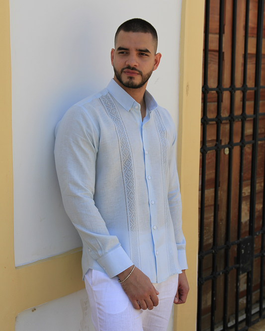 Camisa en lino bordada