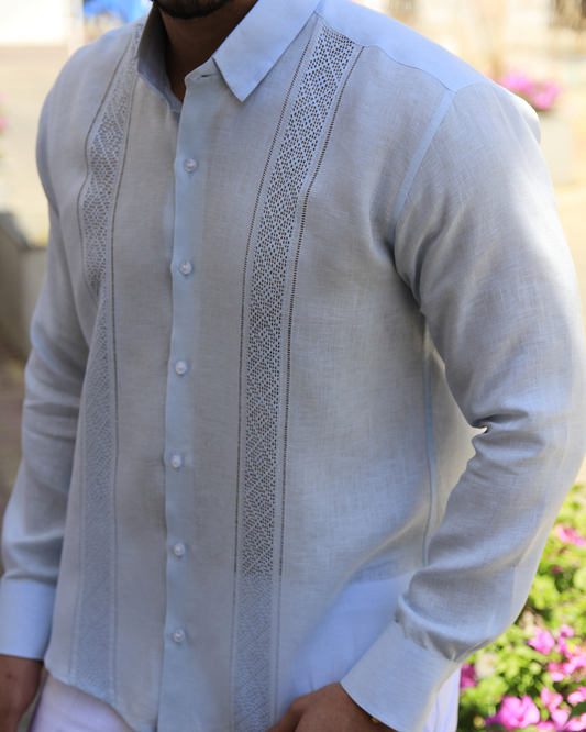 Camisa en lino bordada